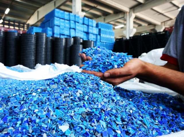 Прием остатков гранул, дробленки пластика